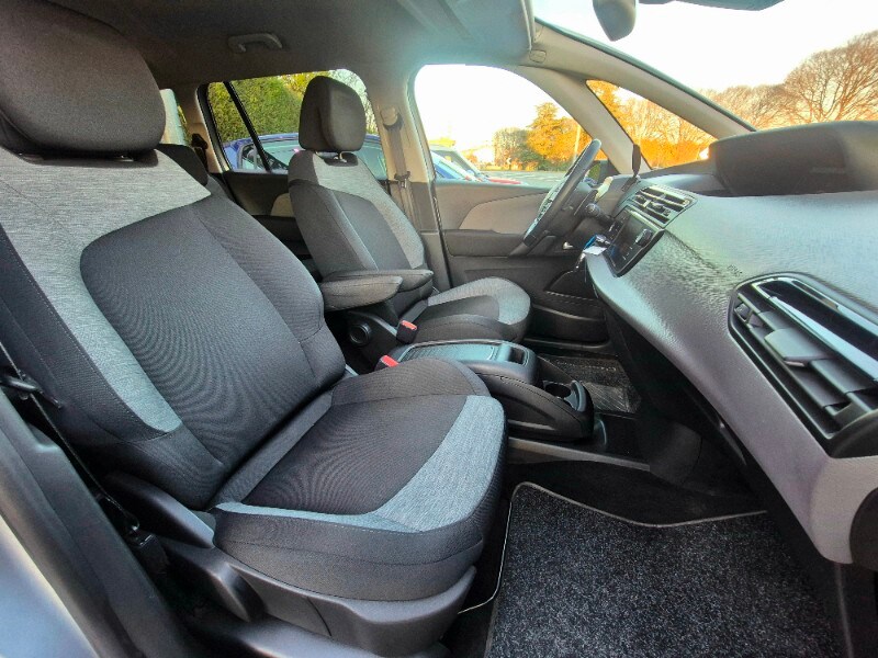 CITROEN Grand C4 SpaceTour. Grand C4 SpaceTourer BlueHDi 130 S&S Feel