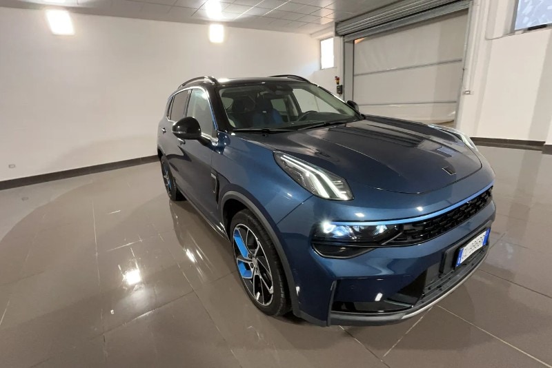 LYNK&CO 01 01 PHEV