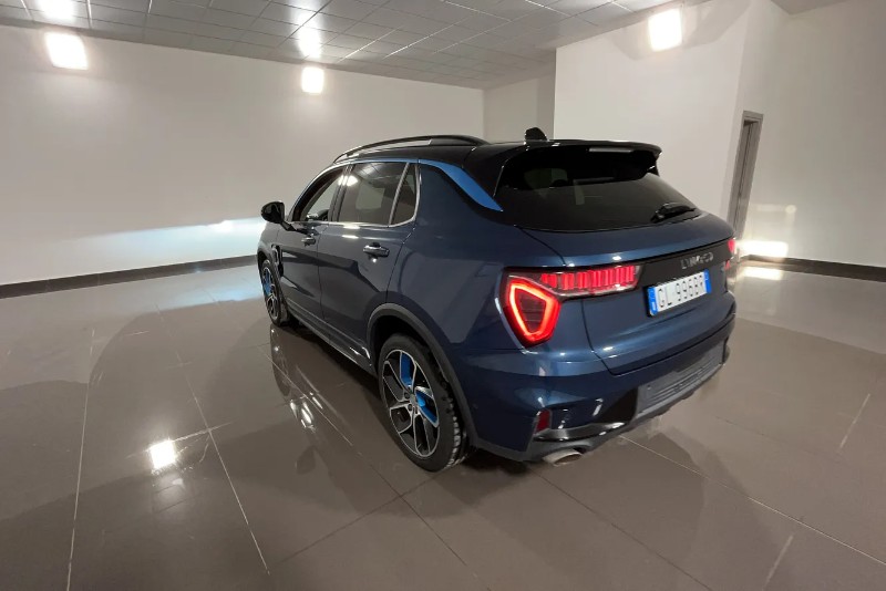 LYNK&CO 01 01 PHEV