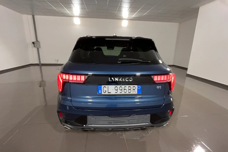 LYNK&CO 01 01 PHEV