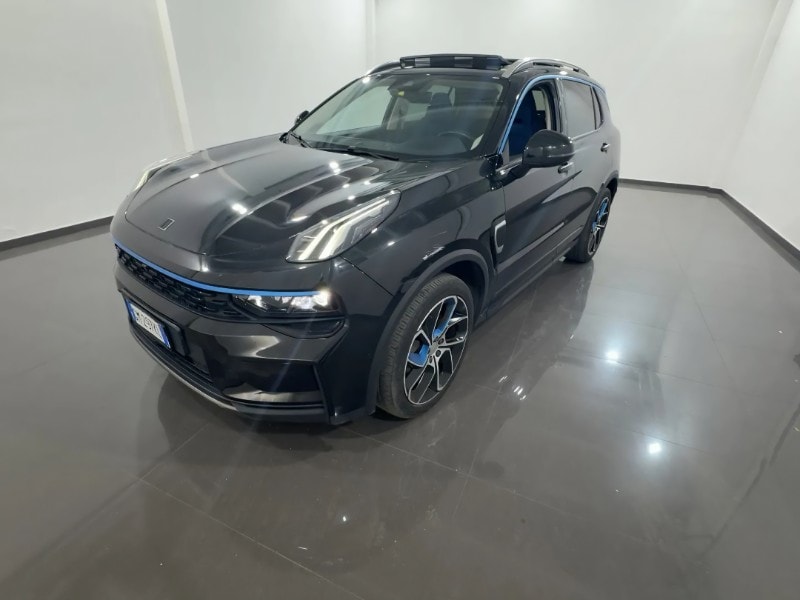 LYNK&CO 01 01 PHEV