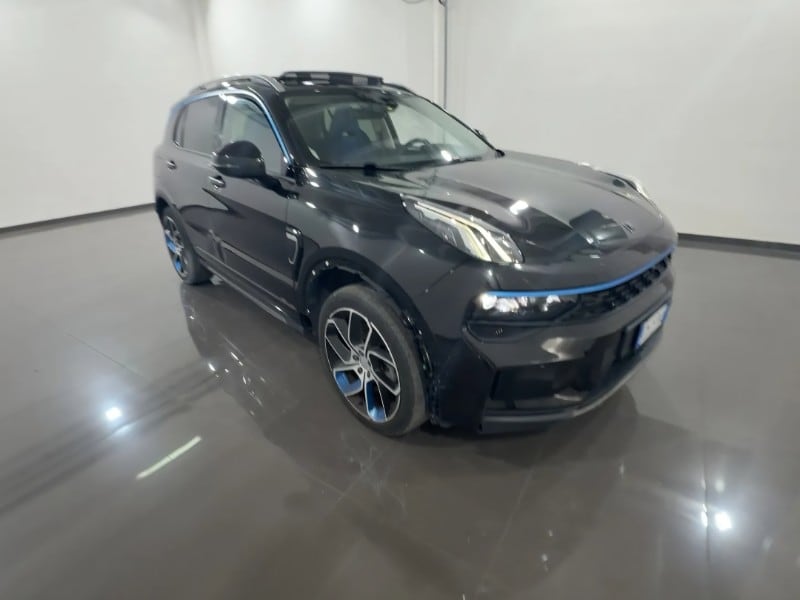 LYNK&CO 01 01 PHEV