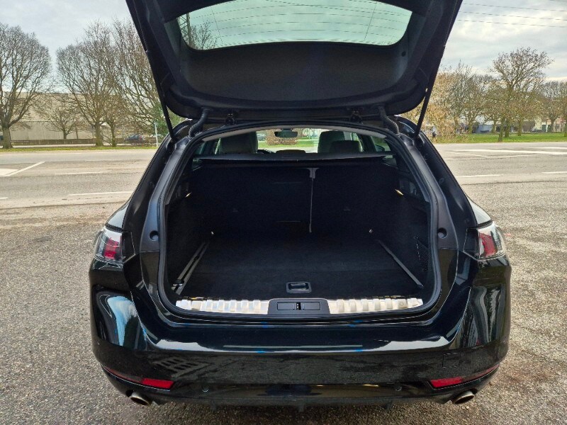 PEUGEOT 508 2ª serie 508 Plug-in Hybrid 225 e-EAT8 SW Allure